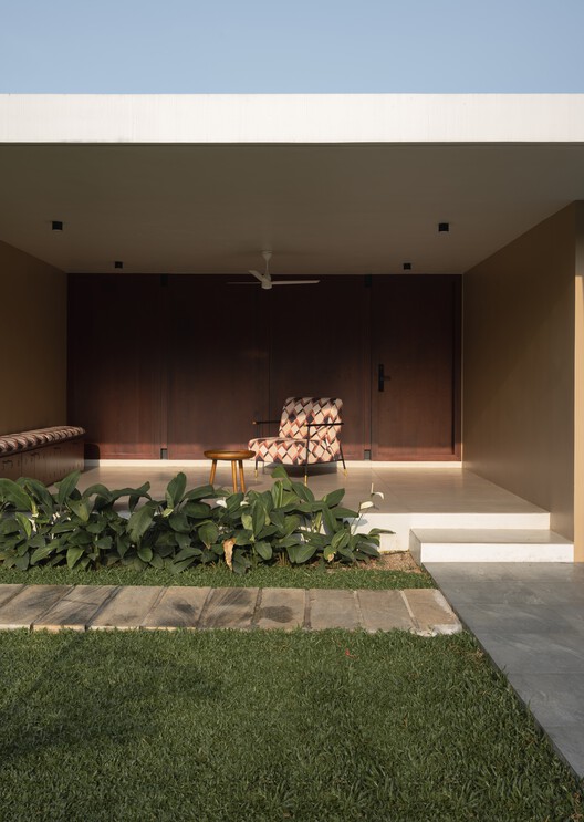 Corridor House 2.0 / i2a Architects Studio - Interior Photography, Concrete, Courtyard