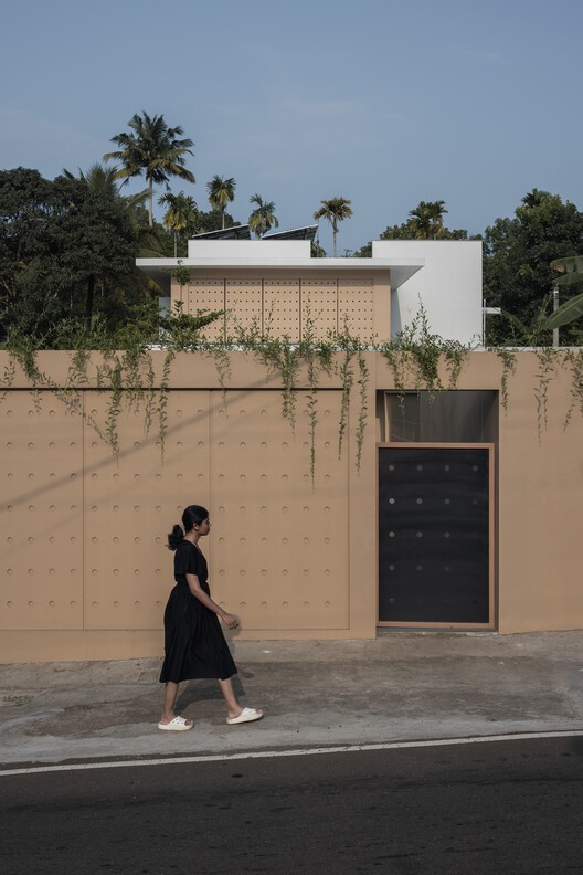 Corridor House 2.0 / i2a Architects Studio - Exterior Photography, Concrete