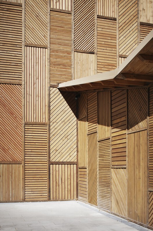 Restructuring and Extension of the Académie Fratellini in Saint-Denis  / Atelier du Pont - Image 5 of 13