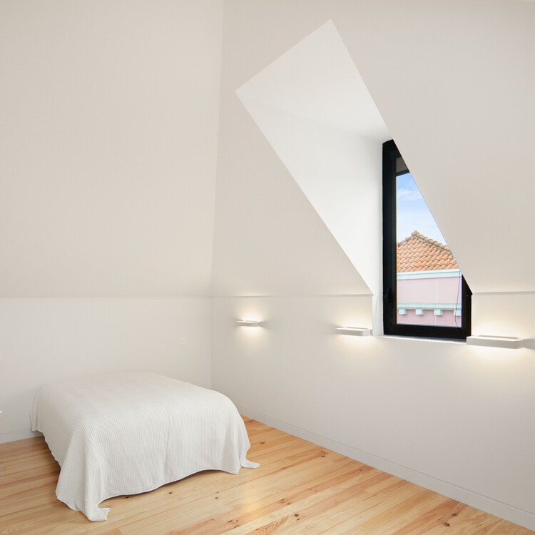 Casa de Sá / Tiago do Vale Arquitectos - Fotografía de Interiores, Dormitorio, Iluminación