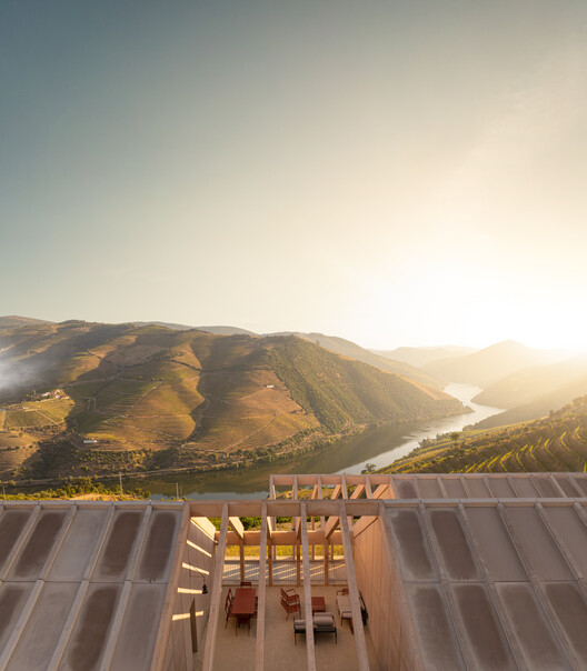 Bodega Quinta de Adorigo / Atelier Sergio Rebelo - Imagen 9 de 32