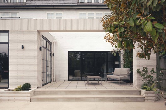 Wimbledon House / Manuel Urbina Studio - Interior Photography, Door, Concrete, Patio, Courtyard