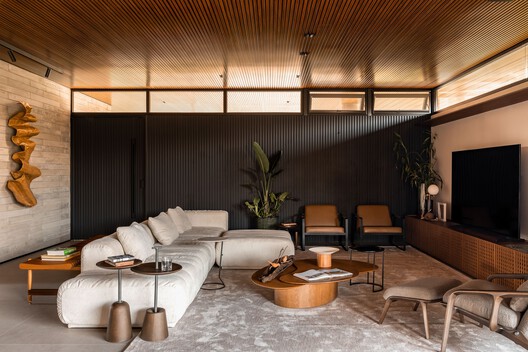 Residencia TN / IFP Arquitetura - Fotografía interior, Sala de estar, Madera, Sillones, Sillas