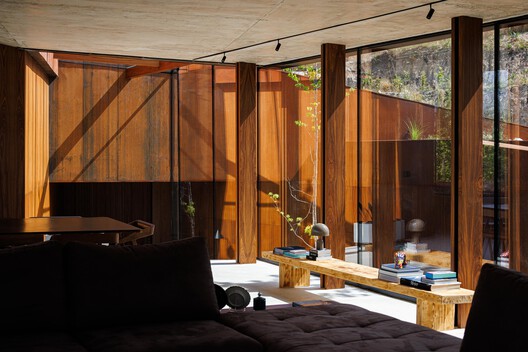Corten House / HPA Arquitetura e Investimentos - Interior Photography, Wood, Chair