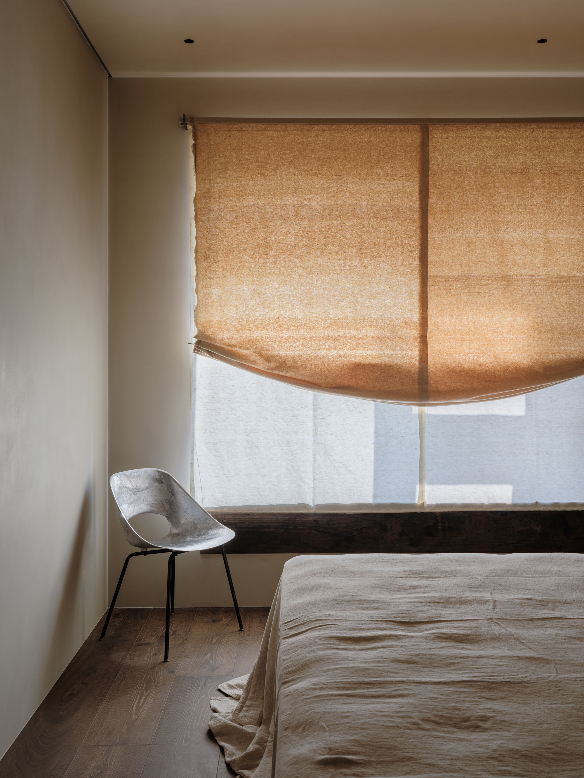 Gallery of A Young Artist’s Home in Collected Time / Mountain Soil ...