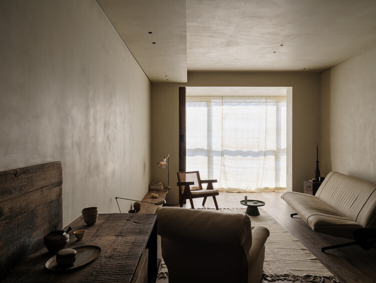 A Young Artist’s Home in Collected Time / Mountain Soil Interior Design - Interior Photography, Renovation, Chair