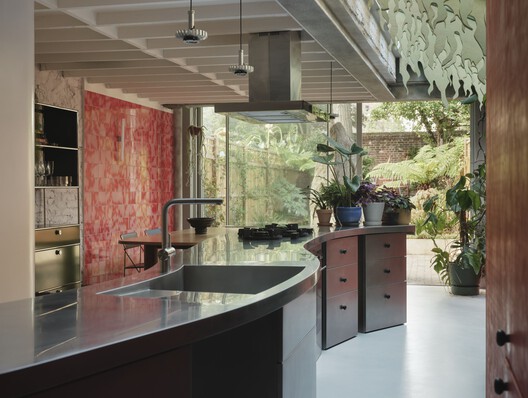 Druid Grove Terrace House / CAN