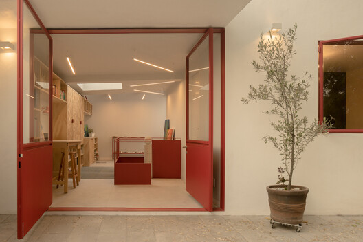 Renovation and Everyday Life: How Latin American Architecture Reinvents Existing Spaces - Image 15 of 27