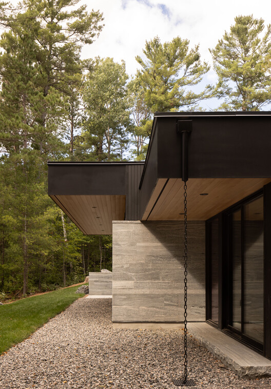 Manitouwaba Lake House / Daymark - Image 3 of 25