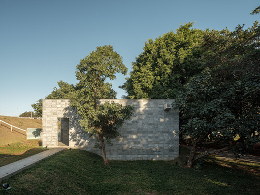 Centro de Vivência ILUM / 23 SUL - Fotografia de Exterior, Tijolo, Concreto