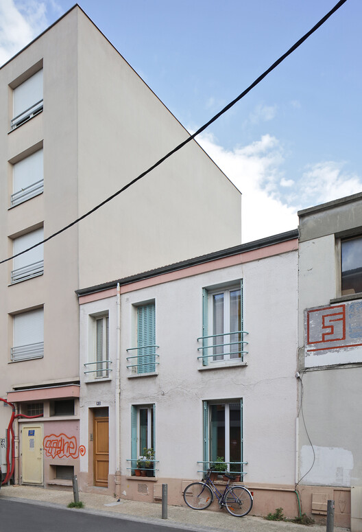 Elevation of a Family House in Bagnolet / 127af - Exterior Photography, Facade, Concrete, Balcony