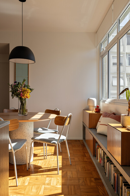 Apartamento Paulista / COTA760 - Fotografia de Interiores, Madeira, Cadeira, Mesa, Iluminação, Vidro