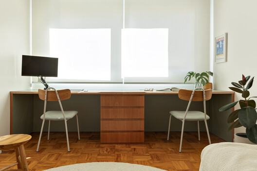 Apartamento Paulista / COTA760 - Fotografia de Interiores, Madeira, Mesa, Iluminação, Cadeira