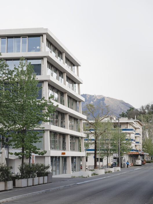 Raiffeisen Bank, Savosa / celoria Architects - Exterior Photography, Balcony, Concrete