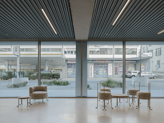 Raiffeisen Bank, Savosa / celoria Architects - Interior Photography, Dining room, Glass, Concrete