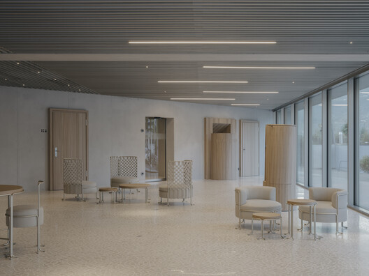 Raiffeisen Bank, Savosa / celoria Architects - Interior Photography, Lighting, Chair, Glass