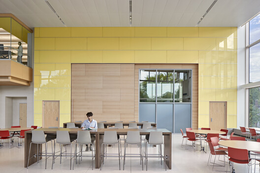 Brookline High School - 22 Tappan Building / William Rawn Associates Brookline High School - 22 Tappan Building / William Rawn Associates - Interior Photography, Glass, Chair