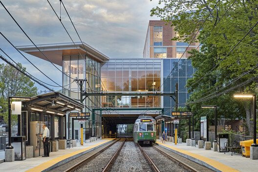 Brookline High School - 22 Tappan Building / William Rawn Associates Brookline High School - 22 Tappan Building / William Rawn Associates - Exterior Photography, Glass, Steel