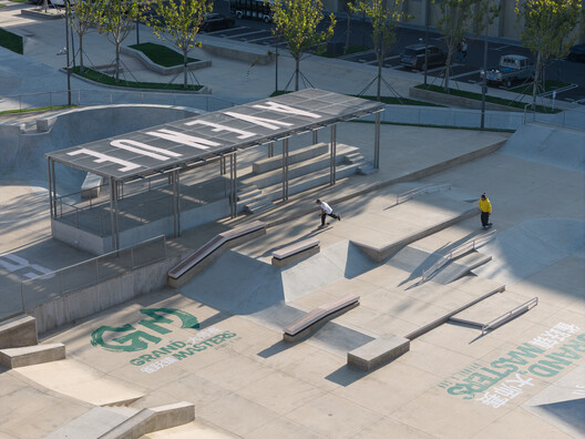 AVENUE & SON Skatepark / Various Associates AVENUE & SON Skatepark / Various Associates - Image 11 of 33