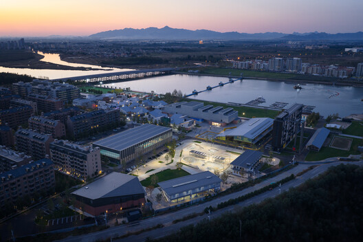 AVENUE & SON Skatepark / Various Associates AVENUE & SON Skatepark / Various Associates - Exterior Photography, Waterfront, Aerial View Photography, Cityscape