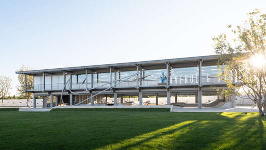 AVENUE & SON Skatepark / Various Associates AVENUE & SON Skatepark / Various Associates - Image 17 of 33