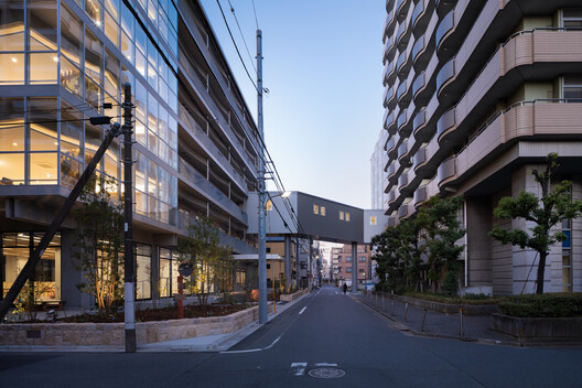 Asoka Hospital South Wing / AIDAHO - Exterior Photography, Balcony, Concrete