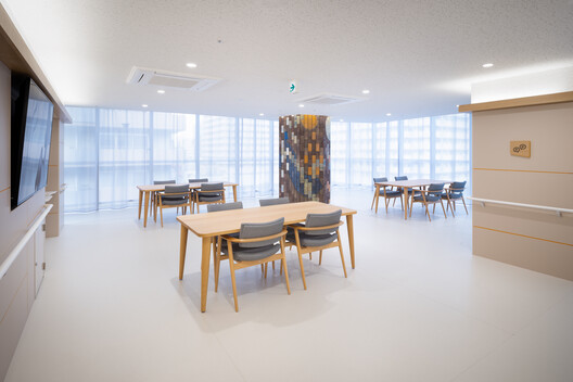 Asoka Hospital South Wing / AIDAHO - Interior Photography, Dining room, Lighting, Chair, Glass