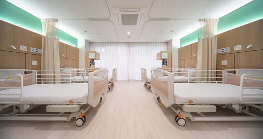 Asoka Hospital South Wing / AIDAHO - Interior Photography, Bed, Lighting, Bedroom