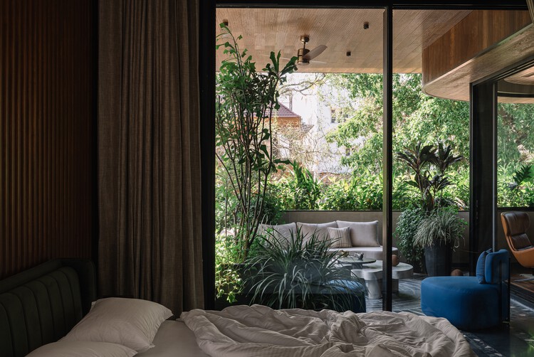 Villa 1374 / Zimo Studio - fotografía de interiores, dormitorio, madera, sillas