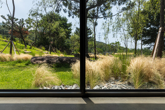 Charcoal Haus / moc architects - Image 10 of 13