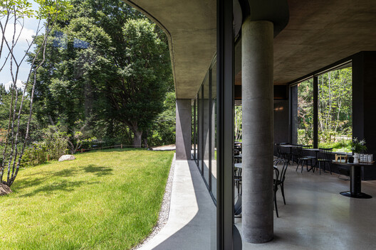 Charcoal Haus / moc architects - Exterior Photography