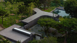 Charcoal Haus / moc architects