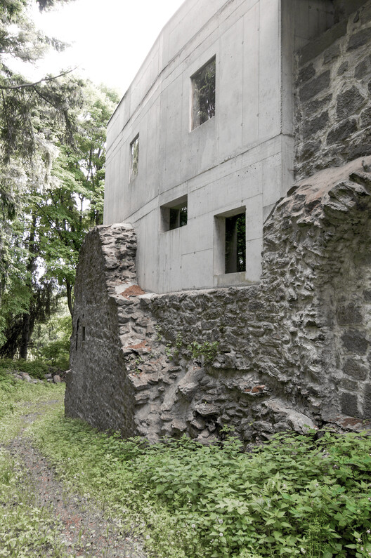 Castle Ruin Reichenau / [tp3] architekten - Exterior Photography, Concrete