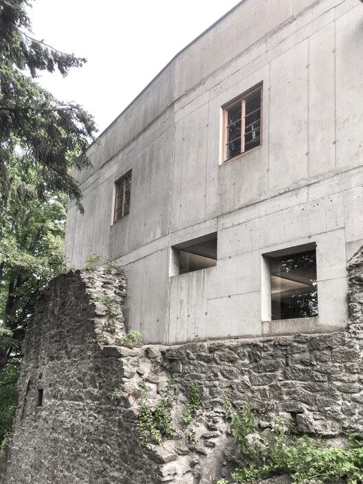 Castle Ruin Reichenau / [tp3] architekten - Exterior Photography, Concrete