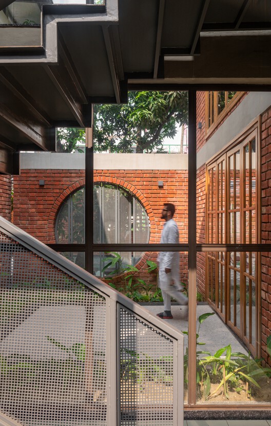 The Gorakhpur Farmhouse / W5 Architects - Interior Photography, Brick