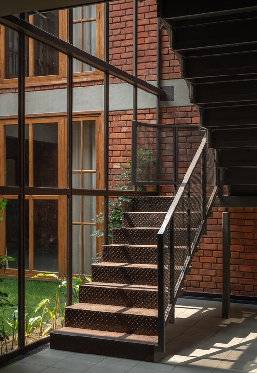 The Gorakhpur Farmhouse / W5 Architects - Interior Photography, Stairs, Wood, Handrail, Brick