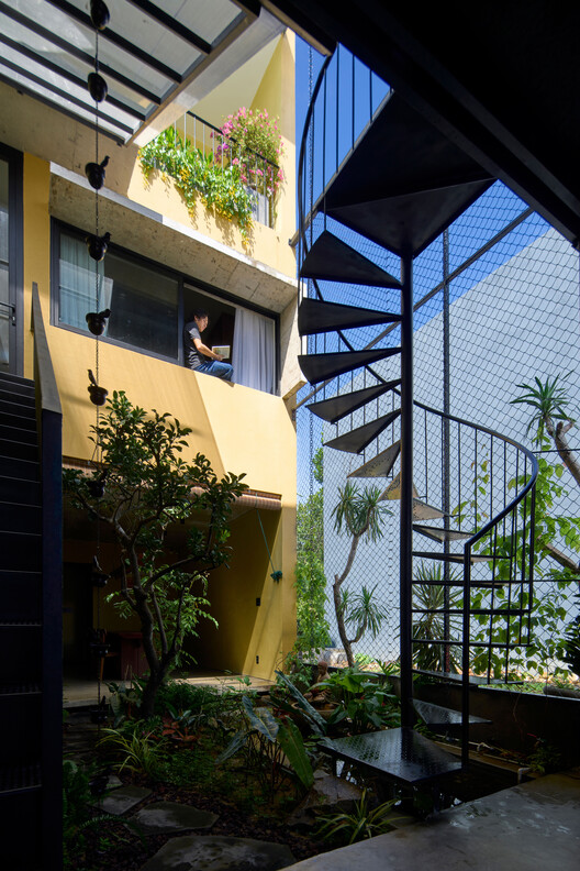 Bối Bống House / TRAN TRUNG Architects Bối Bống House / TRAN TRUNG Architects - Exterior Photography, Balcony