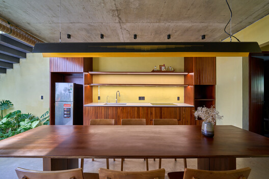 Bối Bống House / TRAN TRUNG Architects Bối Bống House / TRAN TRUNG Architects - Interior Photography, Wood, Chair, Countertop