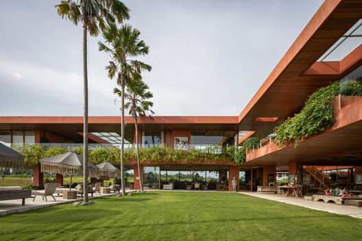 Nenek Coco Villa / Sukyf & Architects - Image 6 of 19