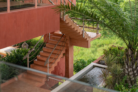 Nenek Coco Villa / Sukyf & Architects - Image 4 of 19