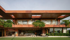 Casa Nenek Coco / Sukyf & Architects