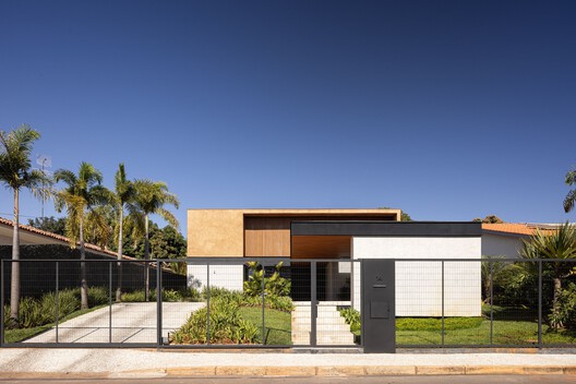 Casa Cidu / Esquadra Arquitetos - Fotografia de Exterior, Concreto, Aido, Balcão