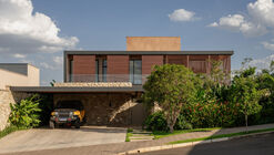 FR House / DGL Arquitetura