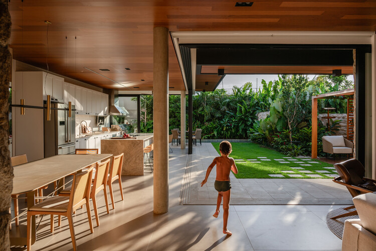 Casa FR / DGL Arquitetura - Imagem 3 de 25