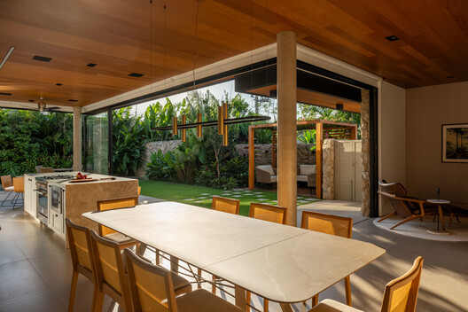 FR House / DGL Arquitetura FR House / DGL Arquitetura - Interior Photography, Dining room, Wood, Chair, Beam