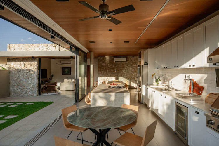 Casa FR / DGL Arquitetura - Imagem 4 de 25