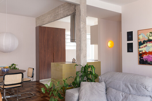 Apartamento FR / SUMA arquitetura - Fotografia de Interiores, Dormitório, Madeira, Iluminação, Sofá, Cadeira, Mesa