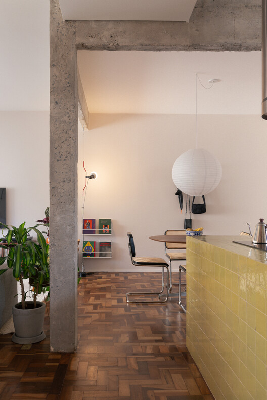Apartamento FR / SUMA arquitetura - Fotografia de Interiores, Madeira, Iluminação, Cadeira