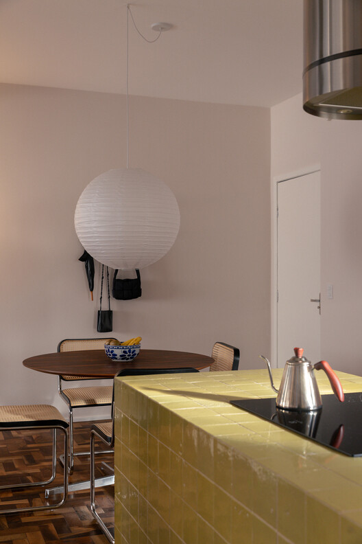 Apartamento FR / SUMA arquitetura - Fotografia de Interiores, Madeira, Iluminação, Cadeira, Mesa