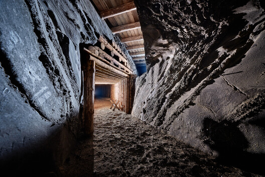 Unearthing the Ground: Architecture and the Politics of the Subterranean